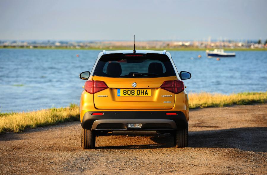  Suzuki Vitara SZ5 with Accessories 2019 года  (UK) (фото 11 из 27)